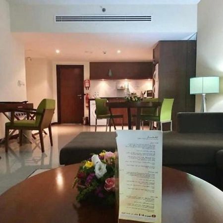 Phoenix Plaza Hotel Apartamentos Abu Dabi Exterior foto