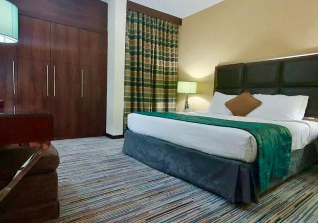Phoenix Plaza Hotel Apartamentos Abu Dabi Exterior foto