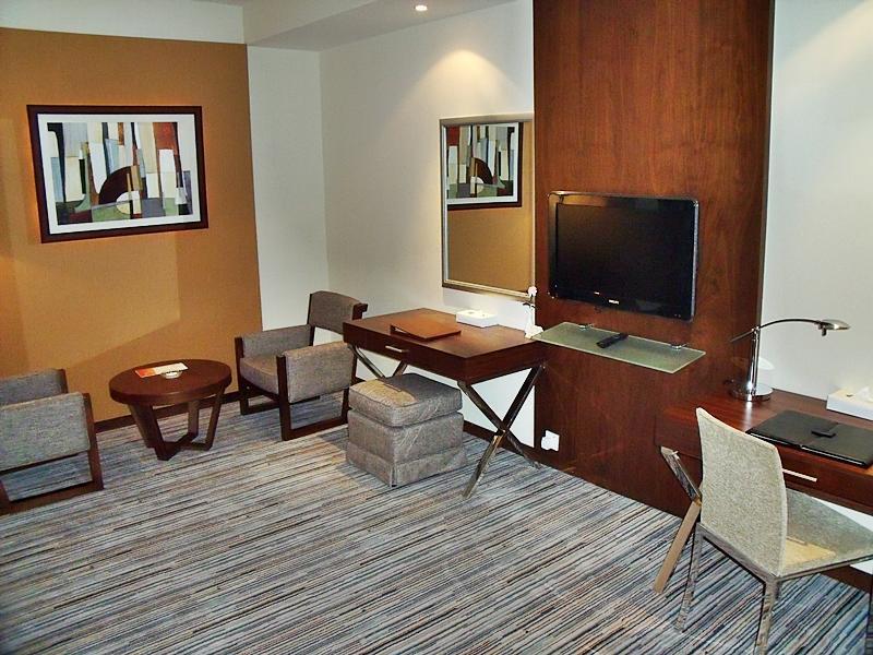 Phoenix Plaza Hotel Apartamentos Abu Dabi Exterior foto